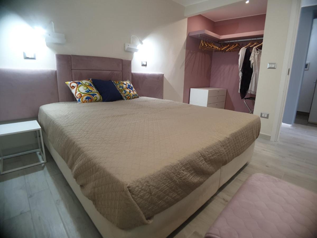 Stella-Guesthouse Solarino Bagian luar foto
