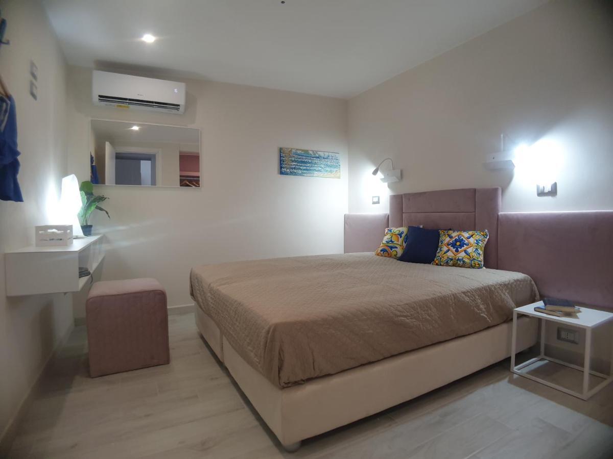 Stella-Guesthouse Solarino Bagian luar foto