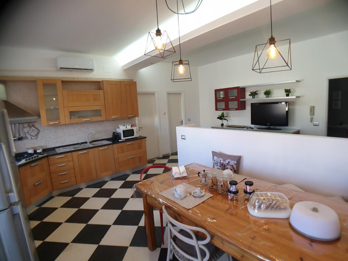 Stella-Guesthouse Solarino Bagian luar foto