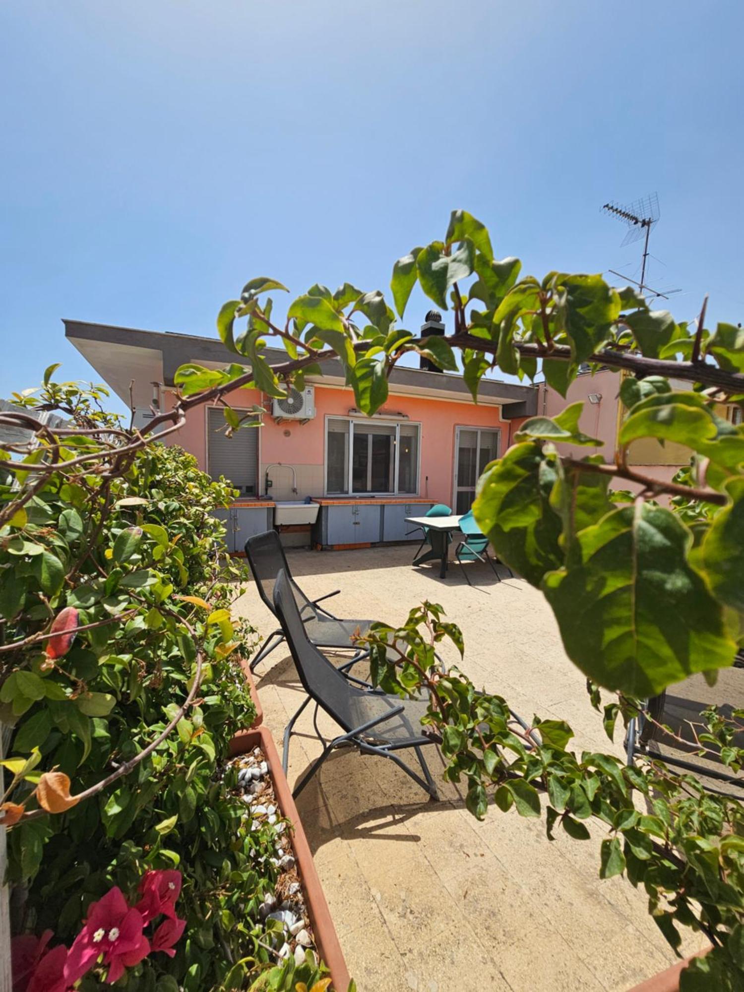 Stella-Guesthouse Solarino Bagian luar foto