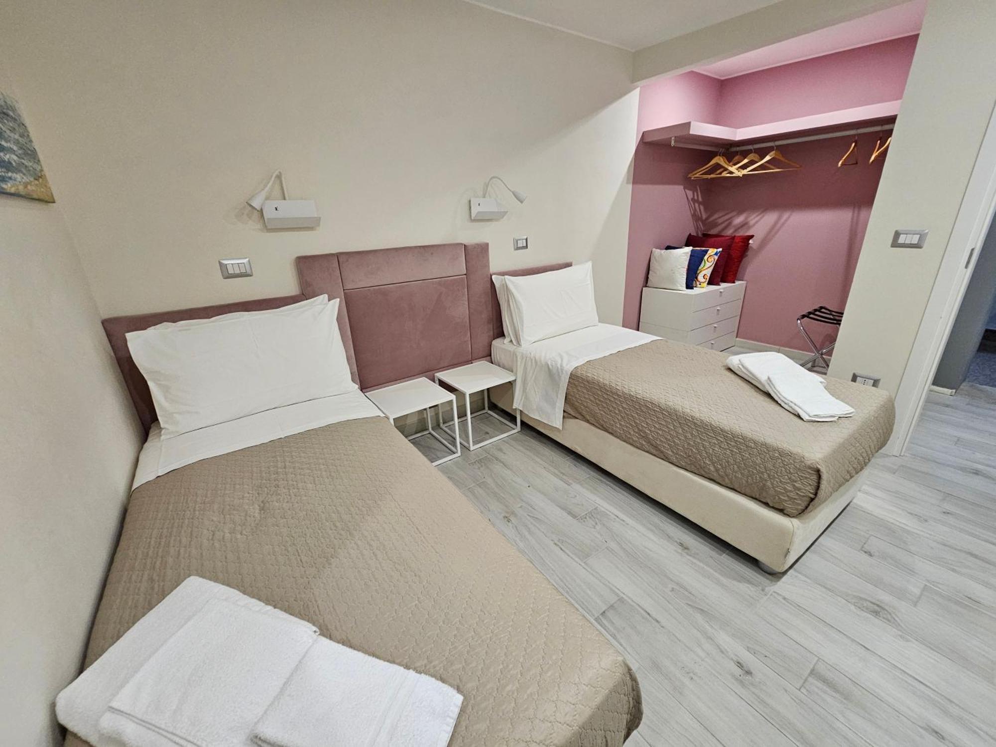 Stella-Guesthouse Solarino Bagian luar foto