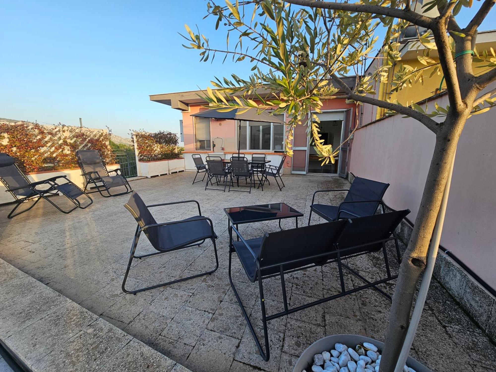 Stella-Guesthouse Solarino Bagian luar foto